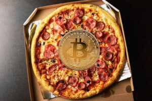 Mis on Bitcoin Pizza Päev? 10 000 BTC Pitsa Ostmise Täielik Lugu