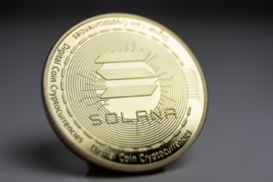 Solana’s Open Interest Plummets as DeFi Volume Skyrockets